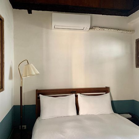 Neat Hostel Tainan Exterior photo