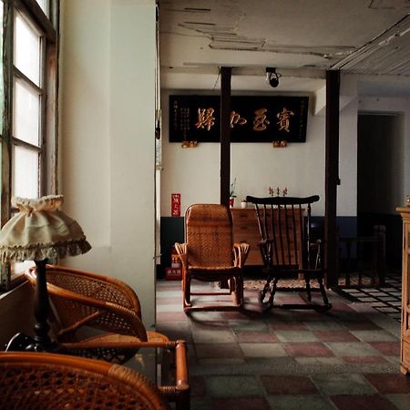 Neat Hostel Tainan Exterior photo