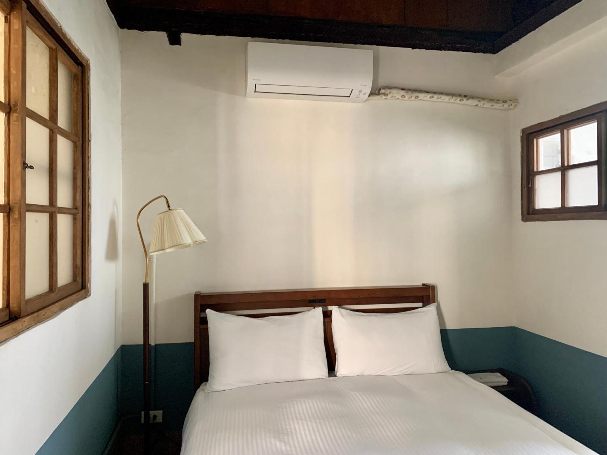 Neat Hostel Tainan Exterior photo