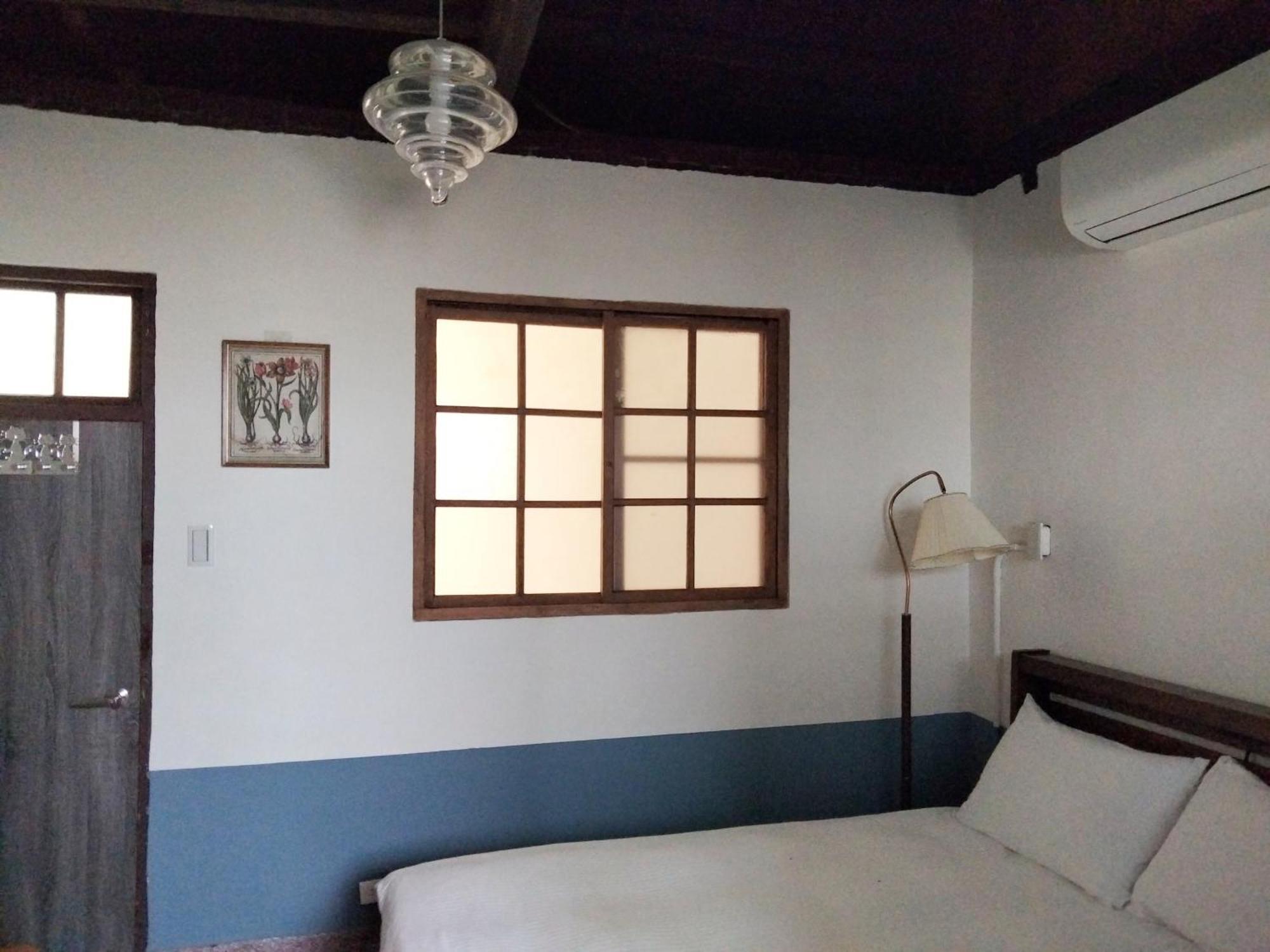 Neat Hostel Tainan Exterior photo