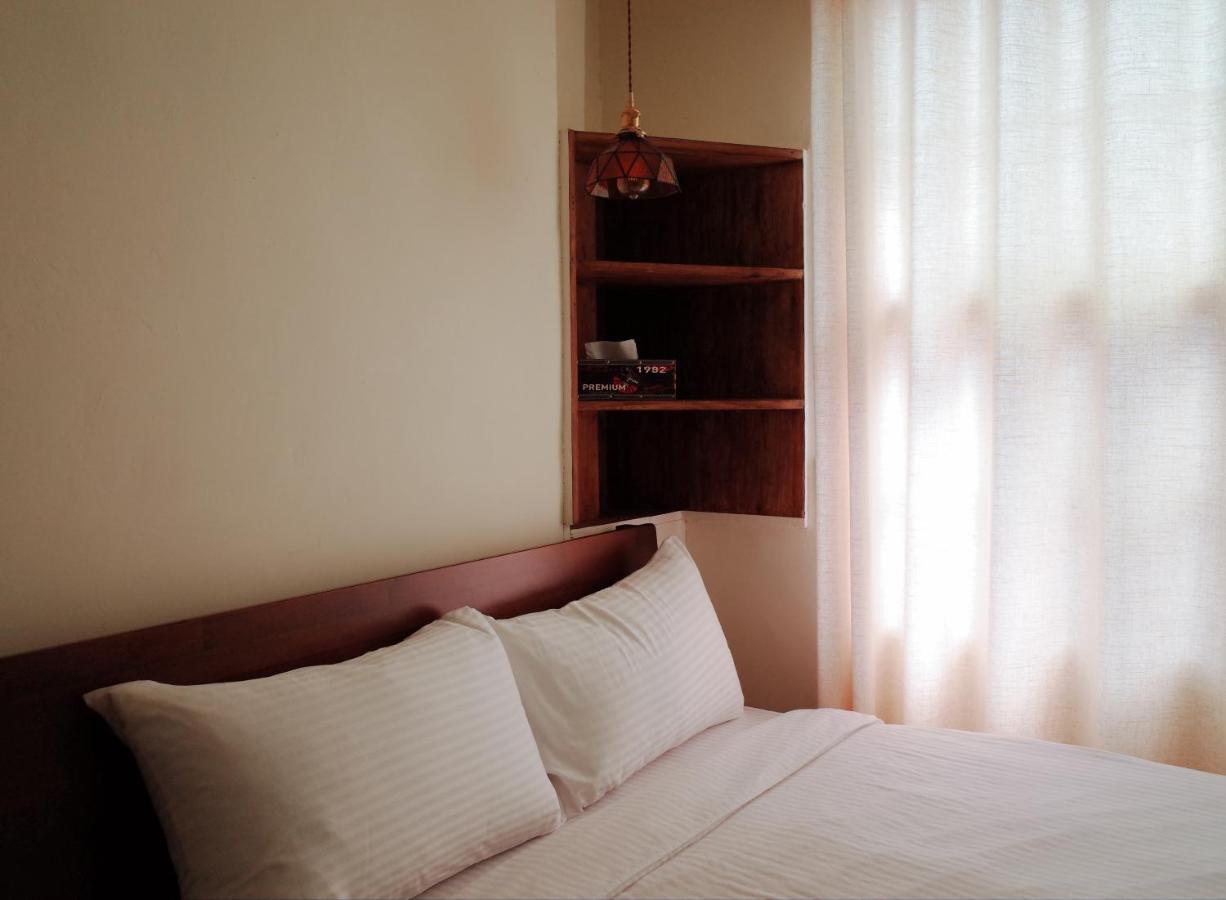 Neat Hostel Tainan Exterior photo